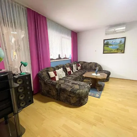 Apartman In 42070 *